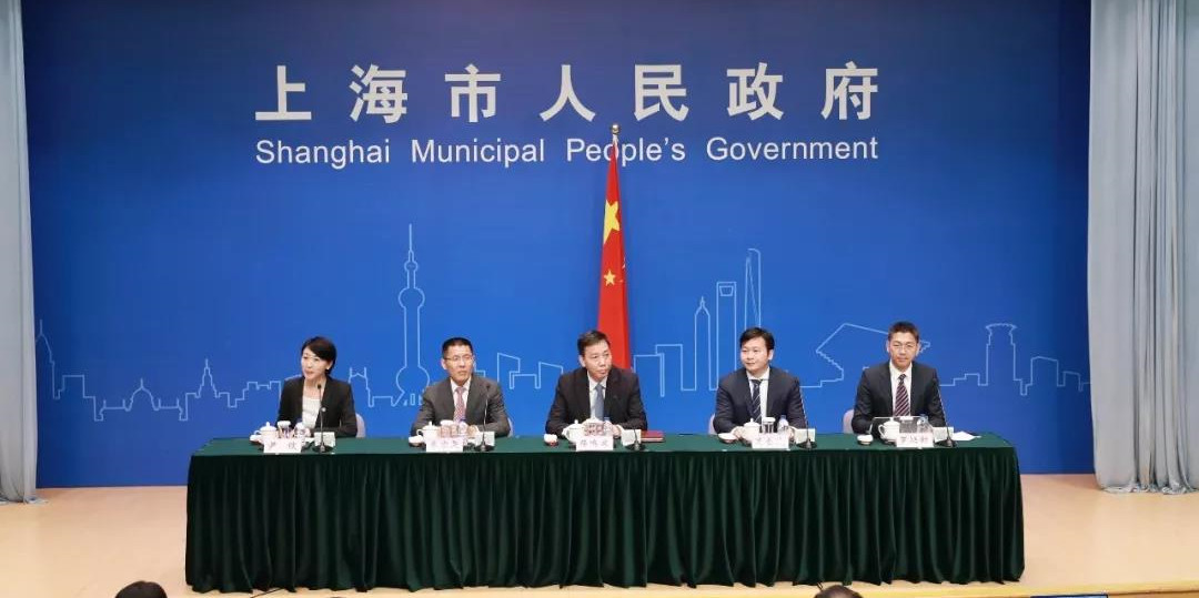 经济信息化委主任吴金城,市政府办公厅副主任,市大数据中心主任朱宗尧