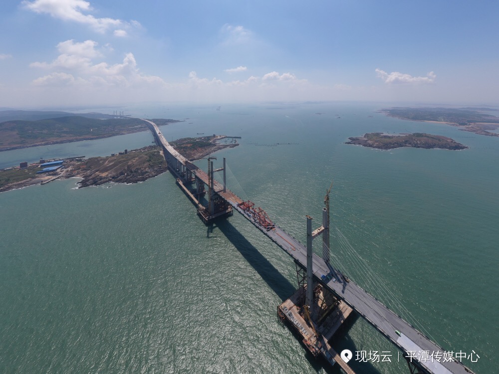 世界最长跨海峡公铁大桥于福建平潭贯通，2020年通车