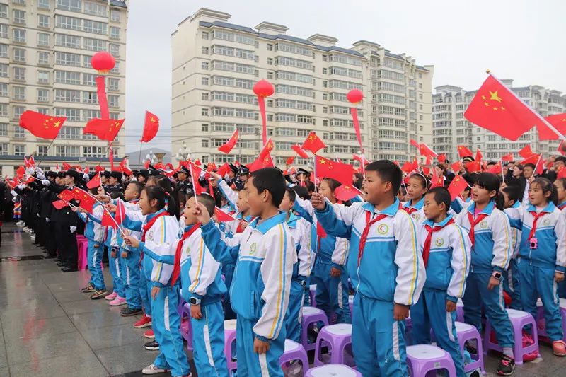 齐唱爱国歌 共舞盛世曲--临潭县举办庆祝新中国