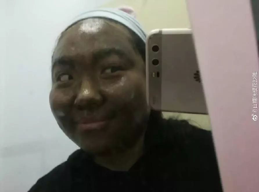 男朋友把我的私密丑照发到了网上,这谁顶得住啊!
