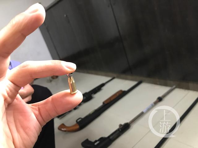 缴获的枪支弹药中,记者发现了一些样子"特殊"的子弹:这些子弹弹壳很小