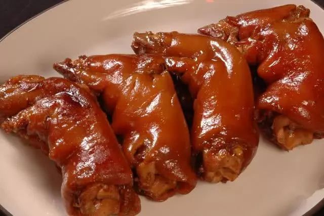 怎样挑选猪蹄的前蹄后蹄 e53f7e16b0af4f83a89071792d3e9d8b.jpeg