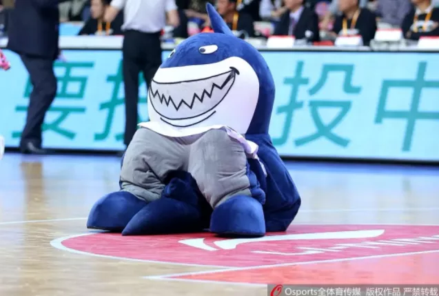 CBA上赛季最佳吉祥物颁奖 上海队钢铁直鲨获奖