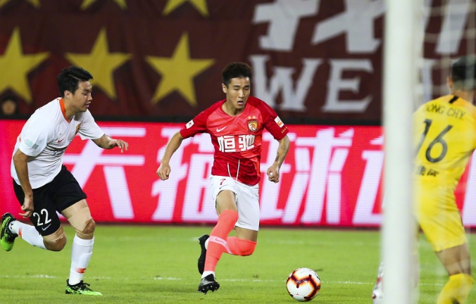 上港国安机会来了!恒大赛程繁重,艾克森等人10月又有6场比赛
