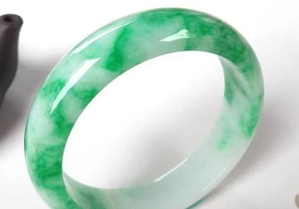 翡翠的排名_翡翠种类排名及图片(2)