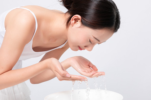 如何正确的洗澡护肤 ffbbff0c760144c8ae4cf1f2e4d2b9b1.jpeg