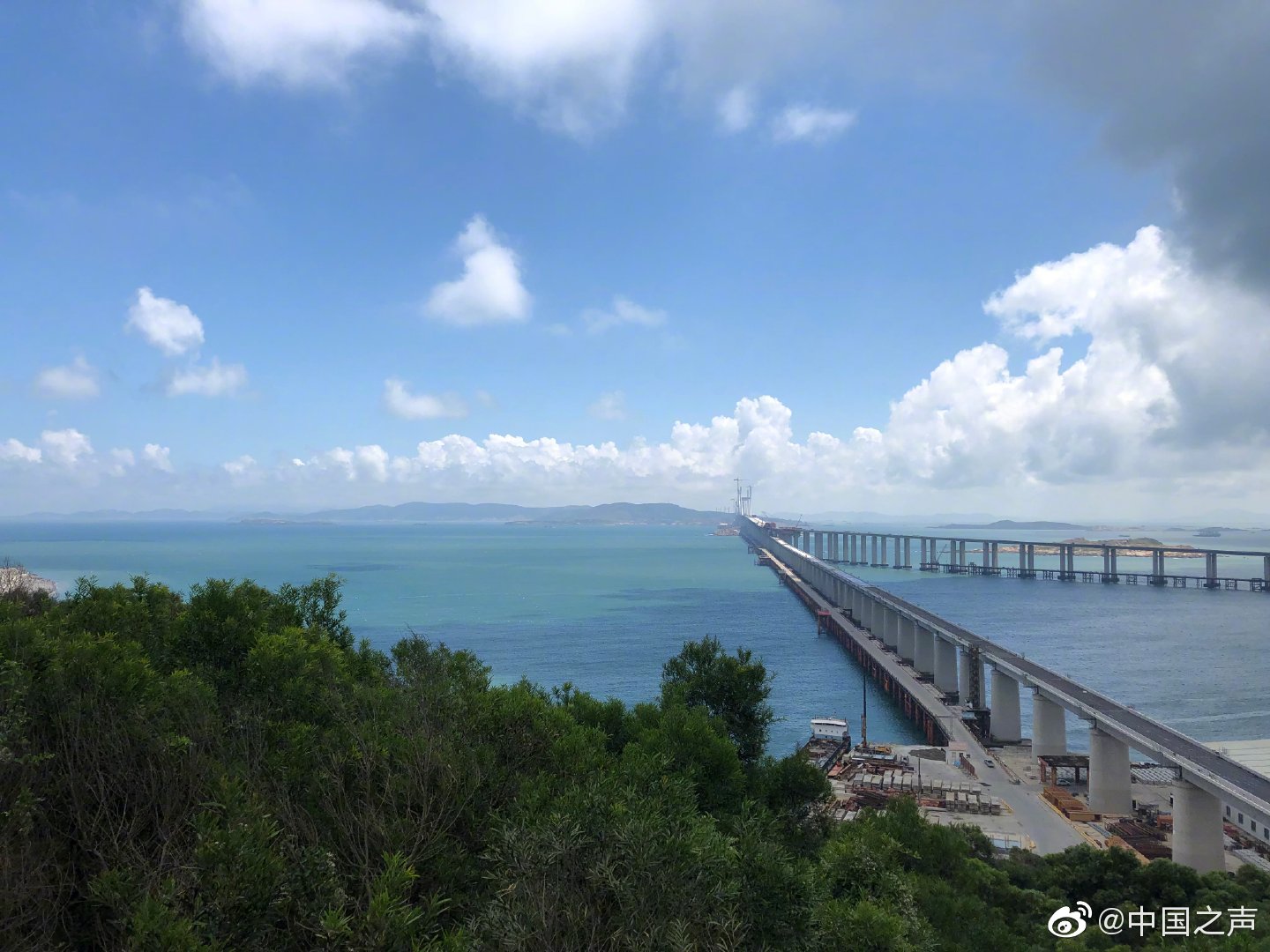 2020世界最长的跨海_世界最长跨海公铁大桥开始铺轨