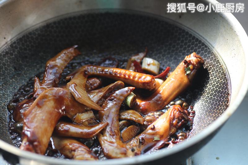 原创自制周黑鸭卤味配方,不加水不加盐,巨好吃,学会家宴露一手