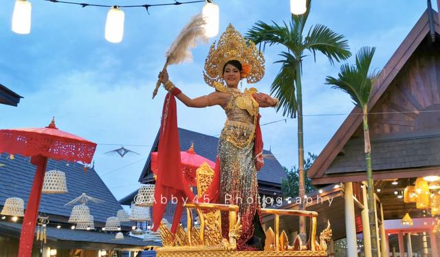 泰国芭提雅耗资40亿泰铢的首个泰文化乐园，逛庙会吃美食两不误