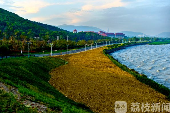 徐州最美公路 1e641faee54e4cdb81be8ddb784e17b0.jpeg