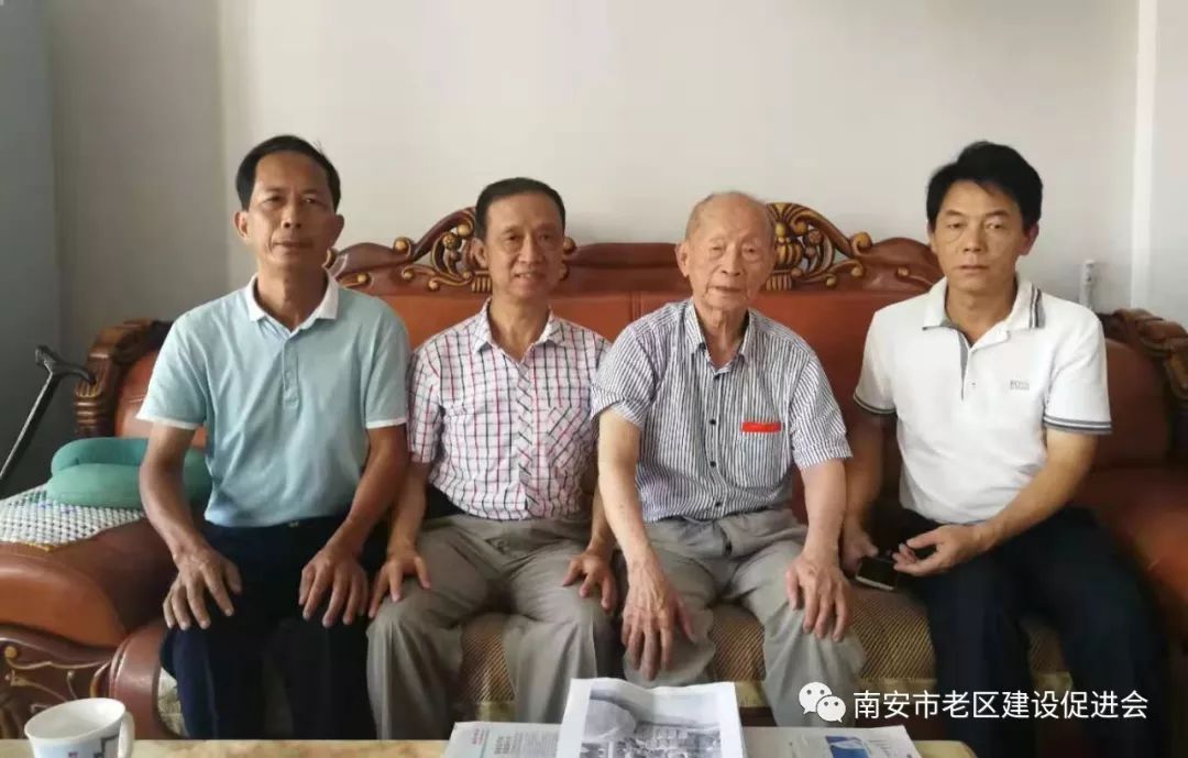 曾任中共厦门工委负责人,泉州中心县委候补委员,晋南同县工委书记,首