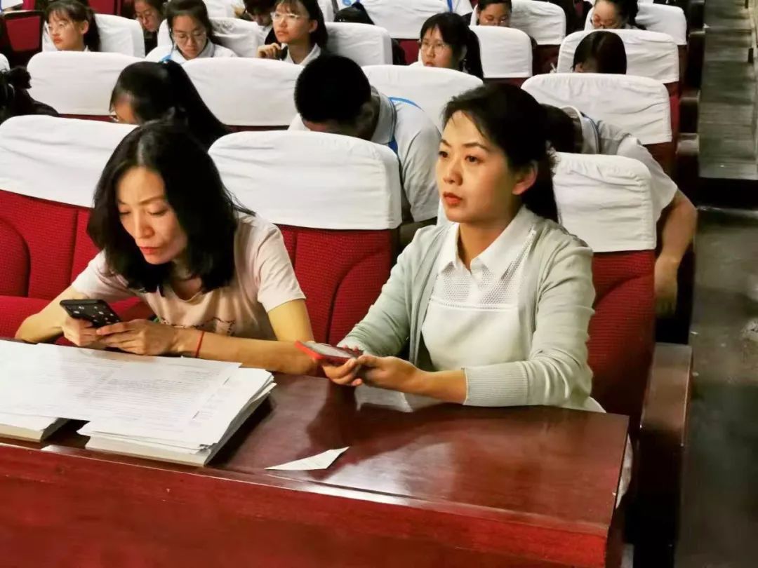夜自习英语 1f478f2f39564584a752cc73aba7940d.jpeg