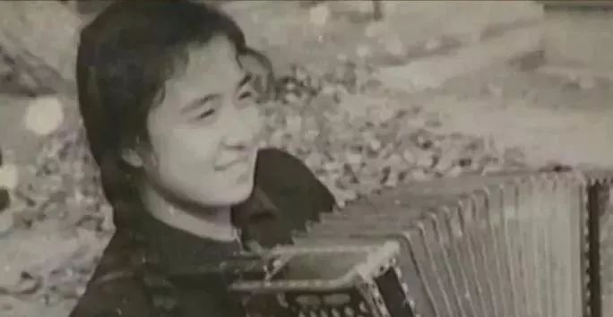 她被人骂写流氓歌,却影响中国半个世纪,刘欢