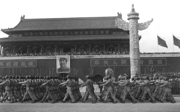 国庆前夕,回首新中国70年阅兵珍贵摄影作品