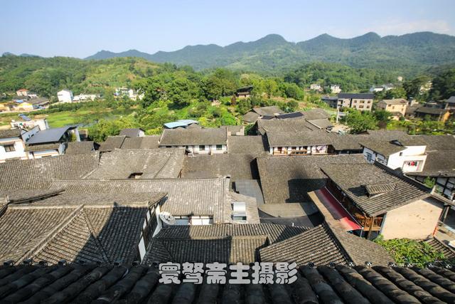 来丰富古镇尝尝豆花烧白肥肠老腊肉,再寻找那最正宗的巴渝老滋味