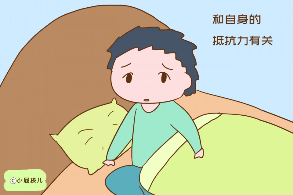 「小小屁孩儿」原创入秋后孩子容易感冒，跟衣服穿多穿少没多大关系，这些因素最关键