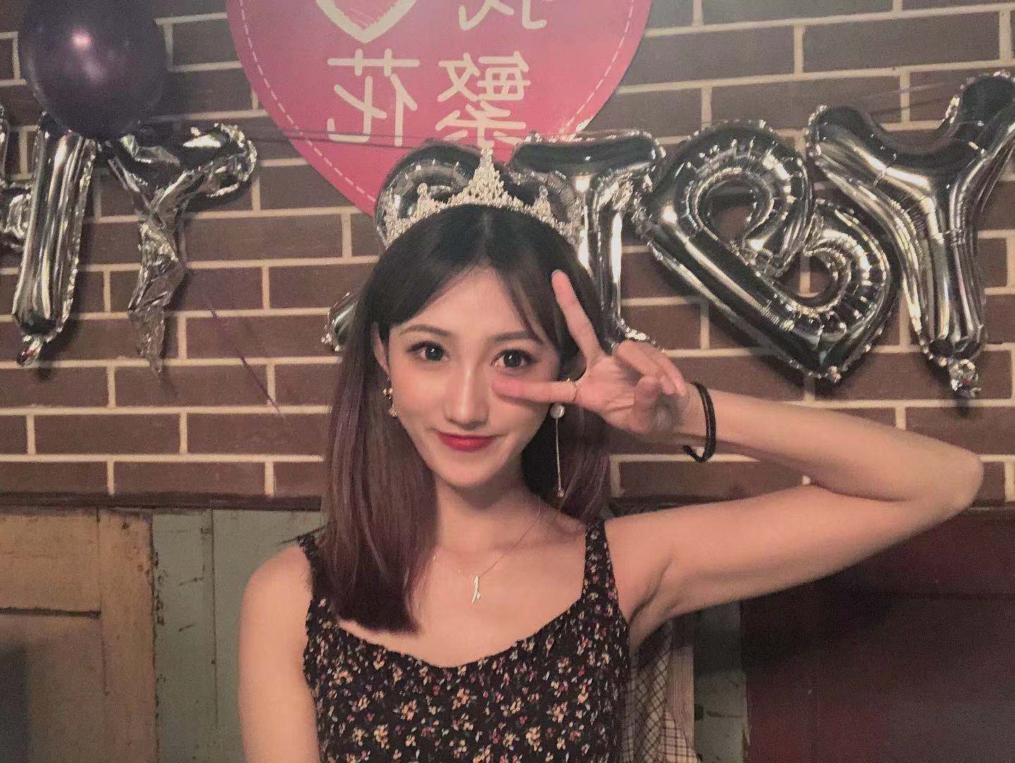 9月初的成都赛区线下晋级赛上,王冰倩凭借颜值和才