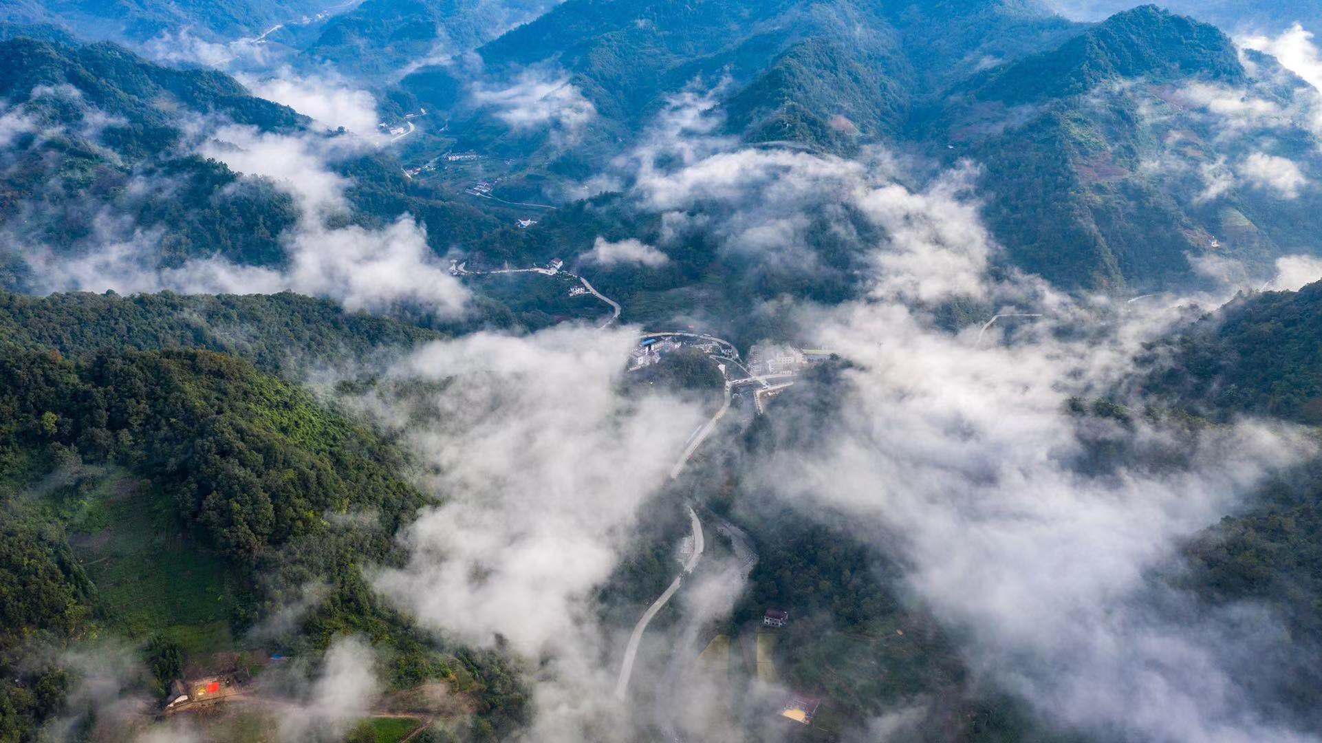 石泉县云雾山鬼谷岭景区正式开园迎客