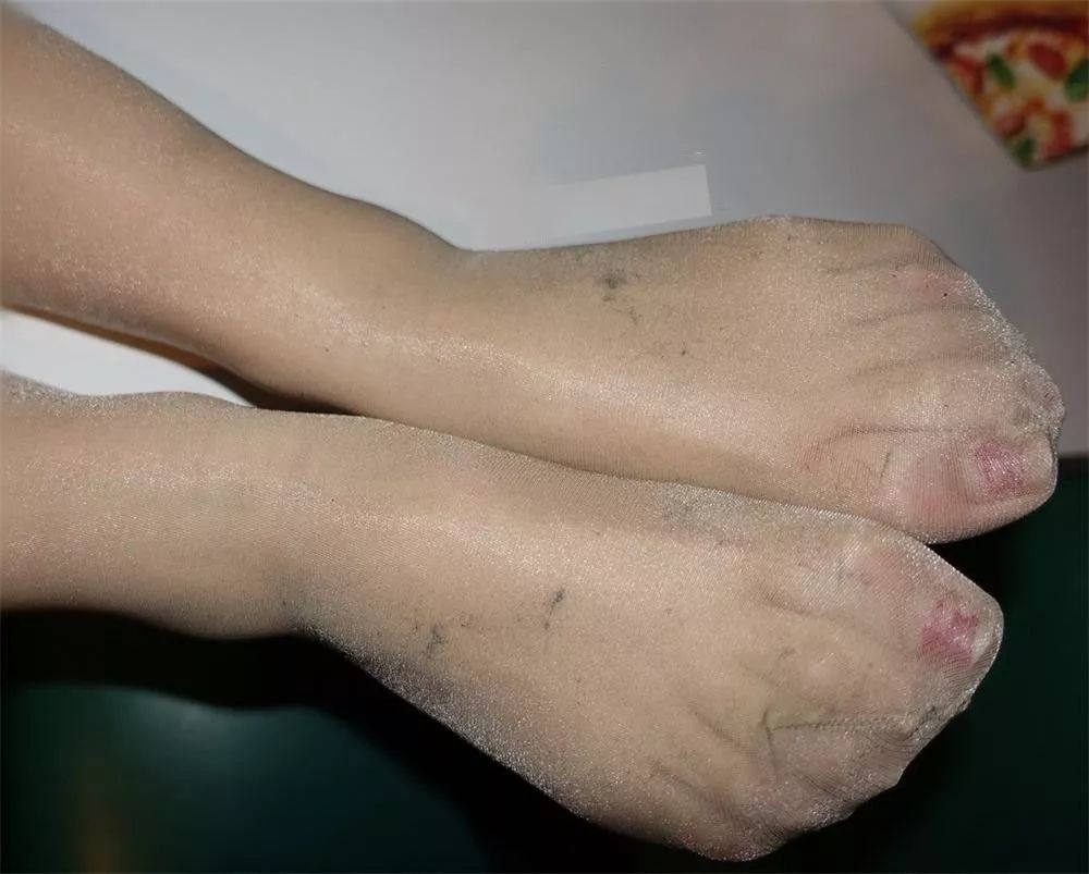 入秋时节,如何穿出曼妙的身姿?_丝袜