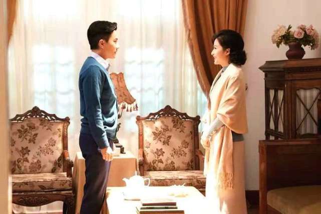 徐百卉:唐嫣同学,饰演过王光美,《外交风云》中和刘恺威扮夫妻