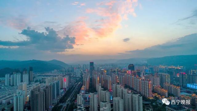 深圳人均居住面积_深圳夜景(2)