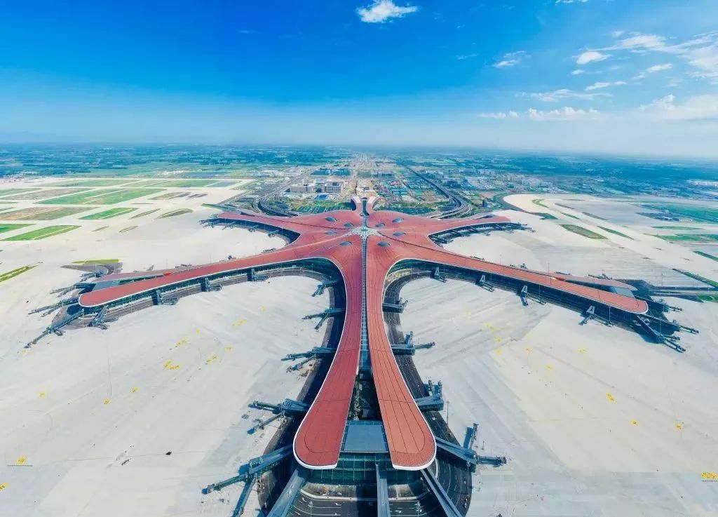 建设速度最快的机场 世界施工技术难度最高的航站楼 中国规模最大的