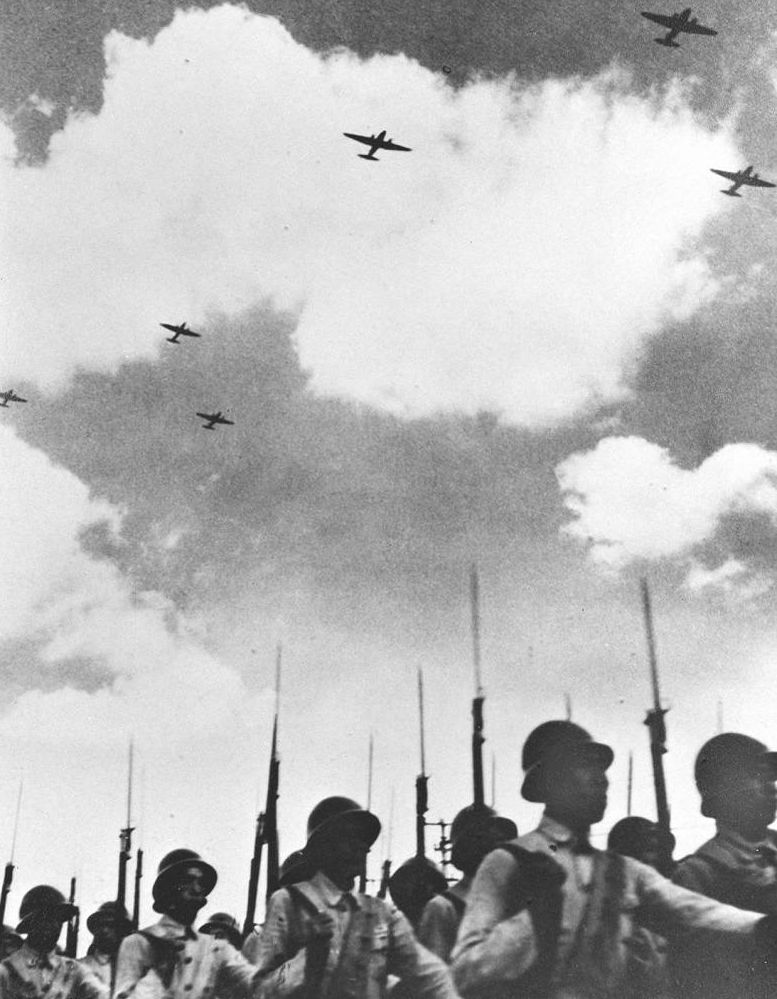 国庆前夕,回首新中国70年阅兵珍贵摄影作品