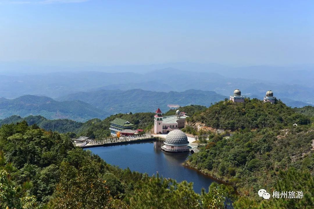 阴那山山顶 欧泳 摄