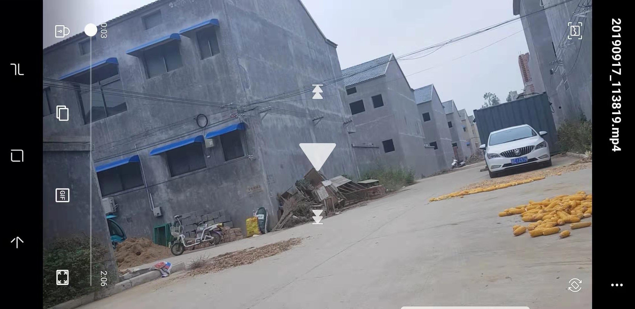 江苏省新沂市棋盘镇惊现独栋别墅群 国土局置回复是安置房
