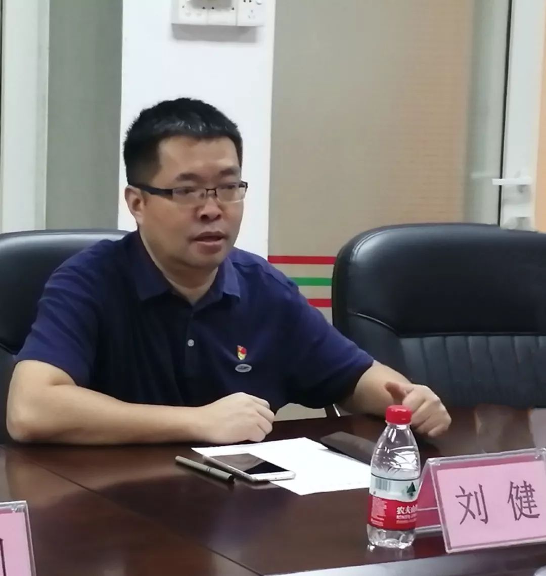 莞城街道党委委员方树芬莅临东正社区走访调研
