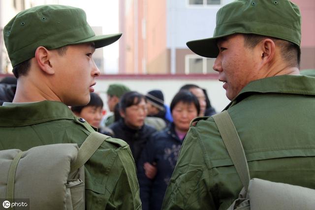 超过多少岁就不可以当兵了 c73ddc5482bd42c1a89d8c836d2a18fa.jpeg