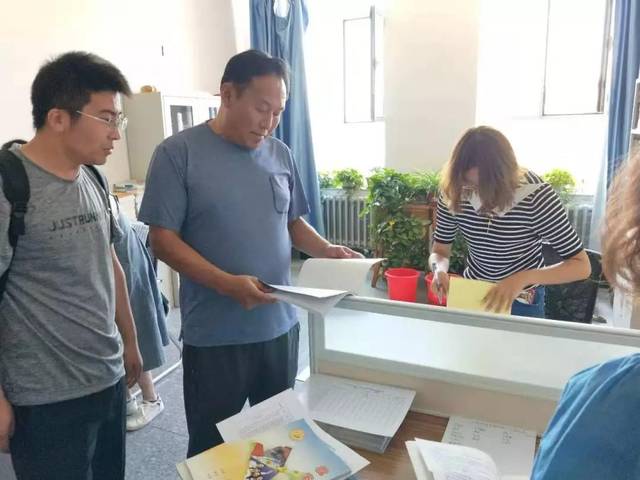 北重四中开展教师暑期作业检查总结会 暨一线教师教案