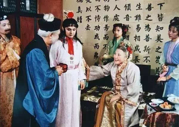 为什么我的文章里都会有《红楼梦》