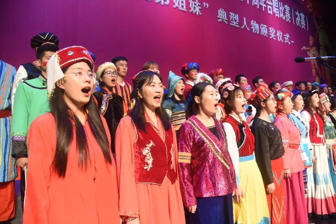 天安财险合唱团荣获浦东新区直管企业职工庆祝新中国成立70周年合唱比赛（决赛）一等奖插图(4)