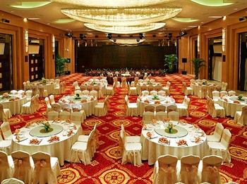 南京紫金山庄由著名的金陵酒店管理公司管理的南京紫金山庄座落于风景