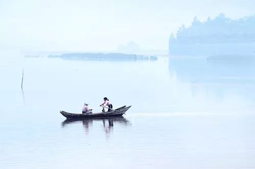 一叶轻舟简谱_沧海一声笑简谱