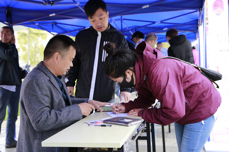 浙川县人口_表情 河南省第一大县级市,人口超170万,历史超2200年 表情(3)