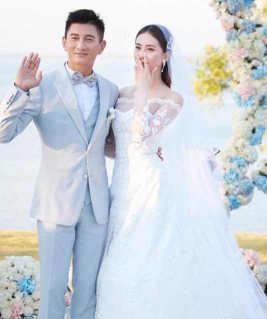 原创吴奇隆亏大了,错过那么好的老婆,如今嫁外籍老公过上阔太生活