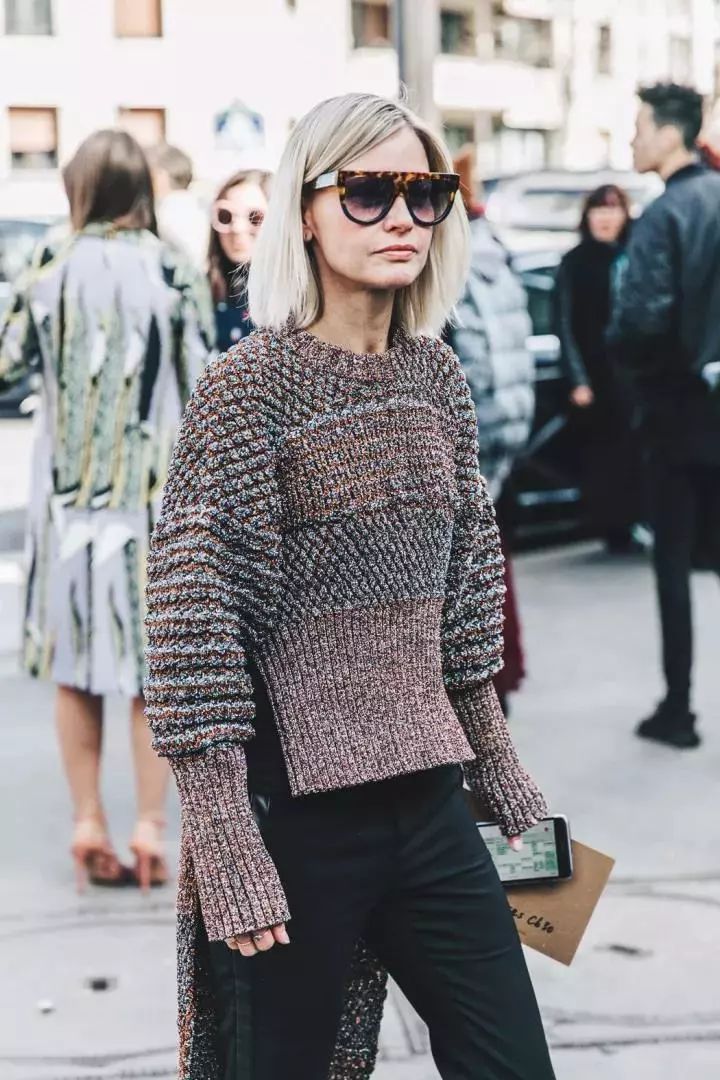 搭配服装说说 20f116e5ec494b99beb8c68da5d3719c.jpeg