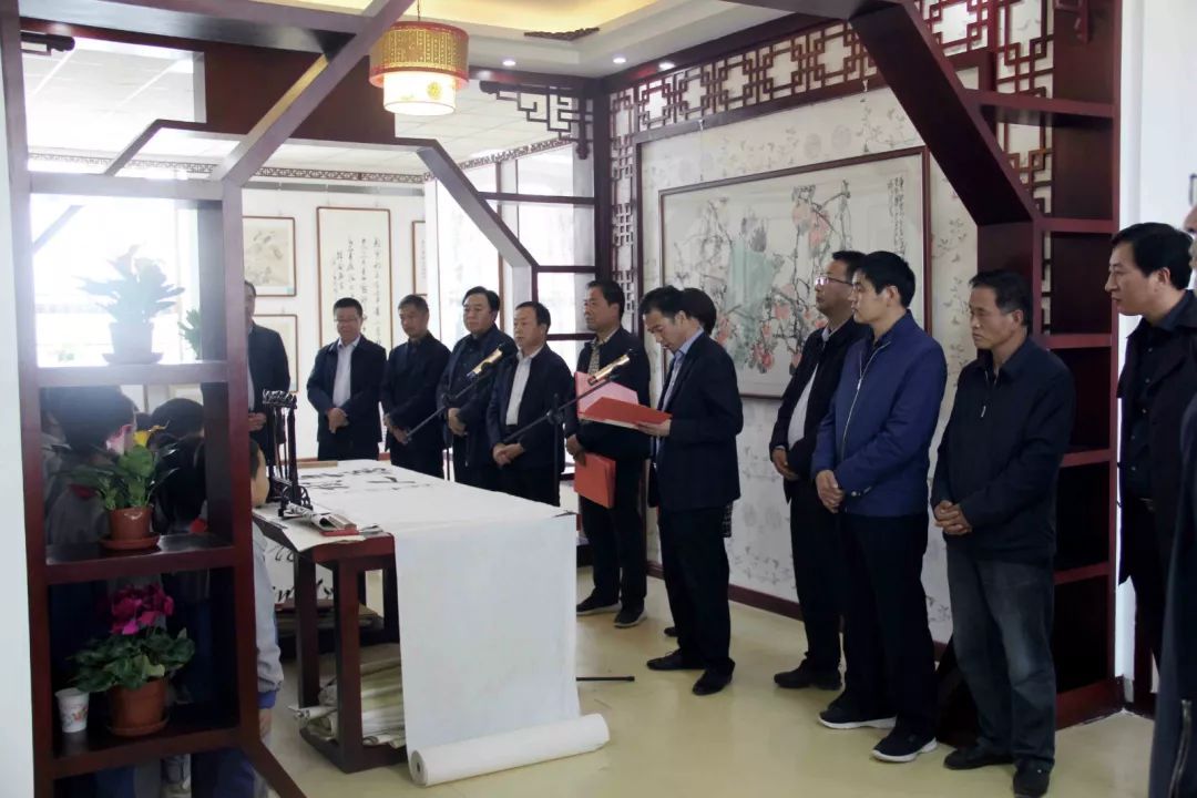 西和县举办庆祝新中国成立70周年教育系统教职工书画展