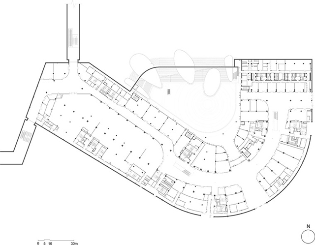 建筑平面图 建筑平面图 建筑平面图 体育公园内设有慢跑步道、自行车道、轮滑场、足球场,篮球场、网球场、田径场、全民健身路径、门球、健身广场等活动设施由于这种面向公众的多方位运营理念,苏州奥林匹克体育中心已成为未来中国大型体育中心规划设计的典范,
