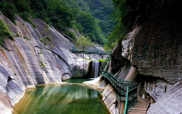 青龙峡原名乖龙沟,是太行山大峡谷东端的一条支峡,因峡内有青龙潭而得