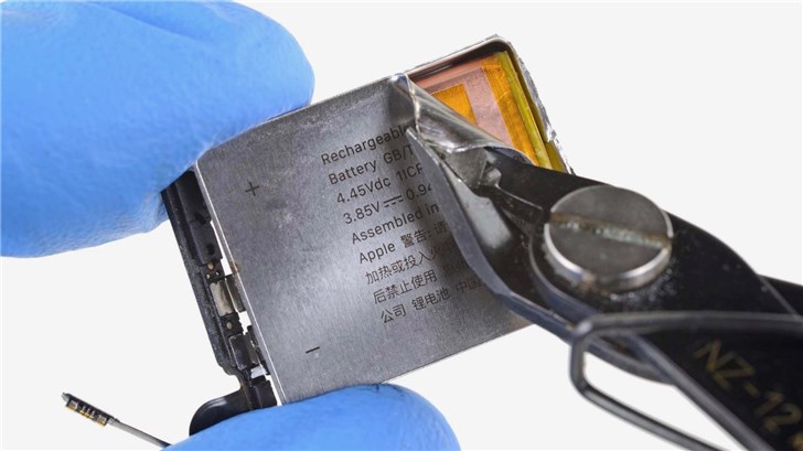 iFixit拆解40毫米AppleWatchS5有意外发现：电池被金属包裹