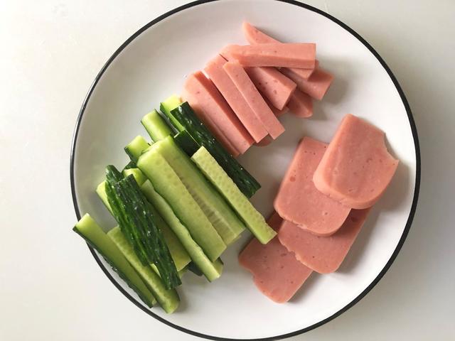 在家怎么腌制火腿 3d40630d75e84526a1e339de2b398d95.jpeg