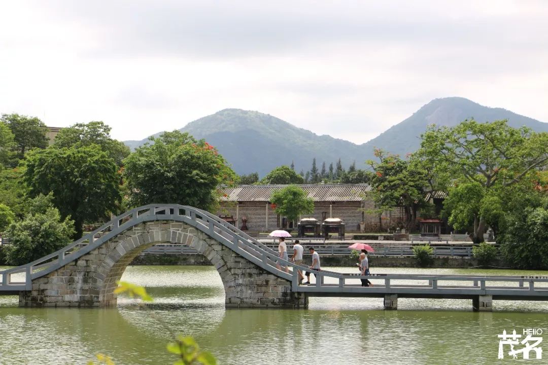 电白区罗坑镇里平村在茂名市电白区罗坑镇东北部,粤西第二高峰鹅凰嶂