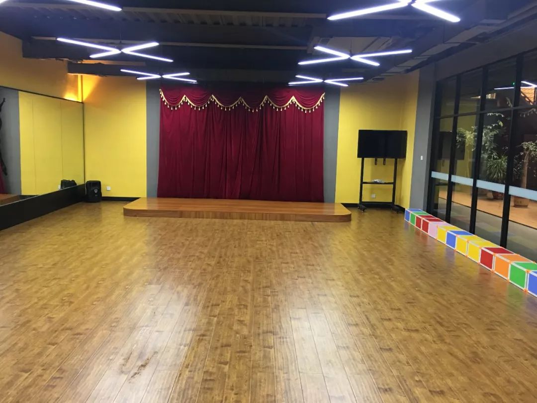 口才教室小舞台,开启人生大梦想