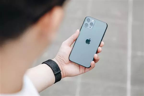iphone 11 pro关不了机 60a5e6888afd44c7b7319425d2381c06.jpeg