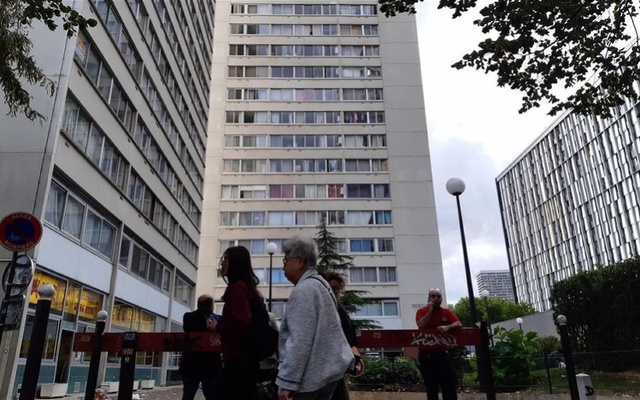 12岁中国女孩法国巴黎自家公寓楼坠亡！事发前曾与父亲发生争执