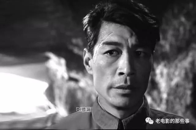 昔日上影男星,相貌忠厚却总演恶霸,妻子也是演员,帅气