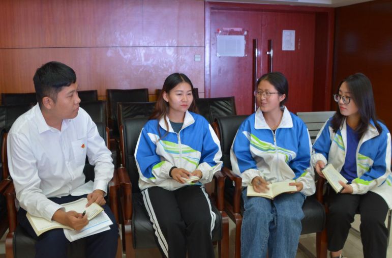 河南经贸职业学院党委书记姚勇作"不忘初心,牢记使命"